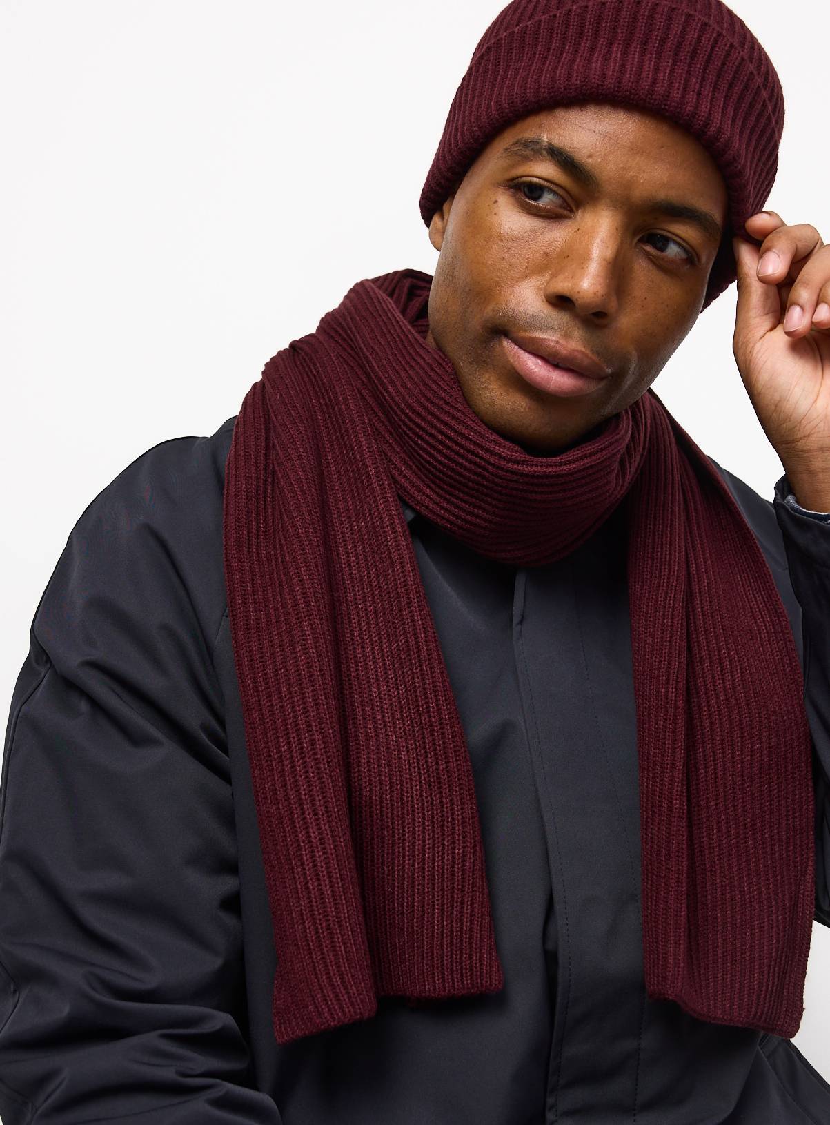 Dark Red Ribbed Knitted Scarf One Size - Image 1
